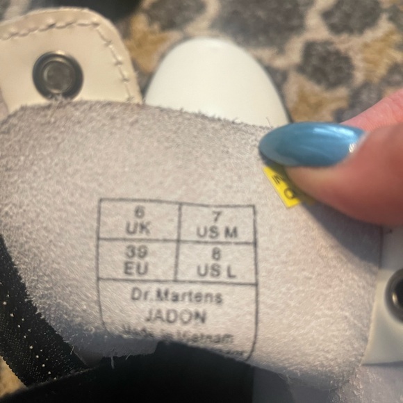 Dr Martens boots - Picture 4 of 6